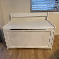 ✨ Melissa & Doug Wooden Toy Chest – White ✨