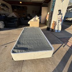Twin size mattress and box spring and bed frame,can deliver