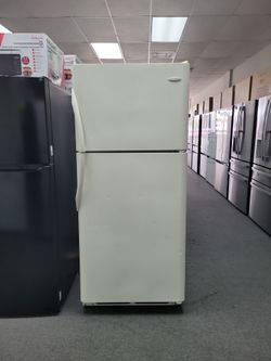 Refrigerator top freezer