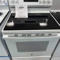 GE 30 Inches Wide 5 Burner White Electric Range