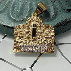 The Last Supper Gold Plated Pendant With Clean Stones