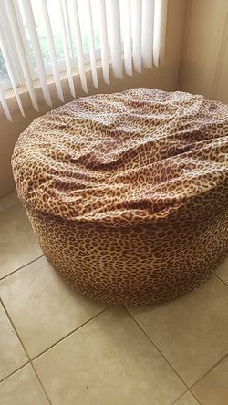 Bean bag memory foam extra large in great condition