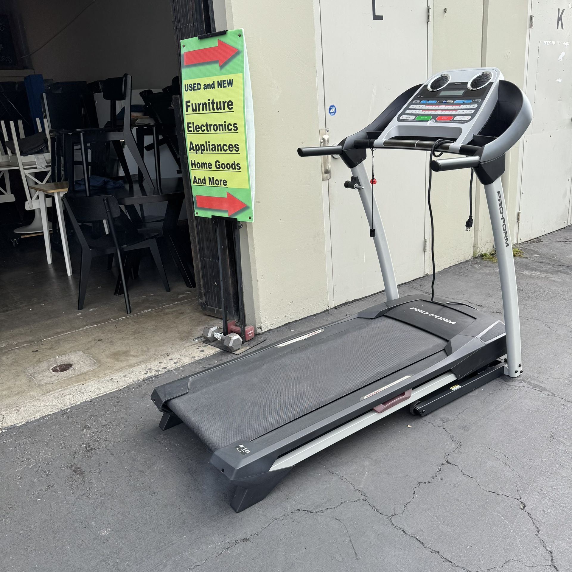 ProForm Electric Running Exercise Treadmill, Black and Gray Very Good Condition Perfect Working