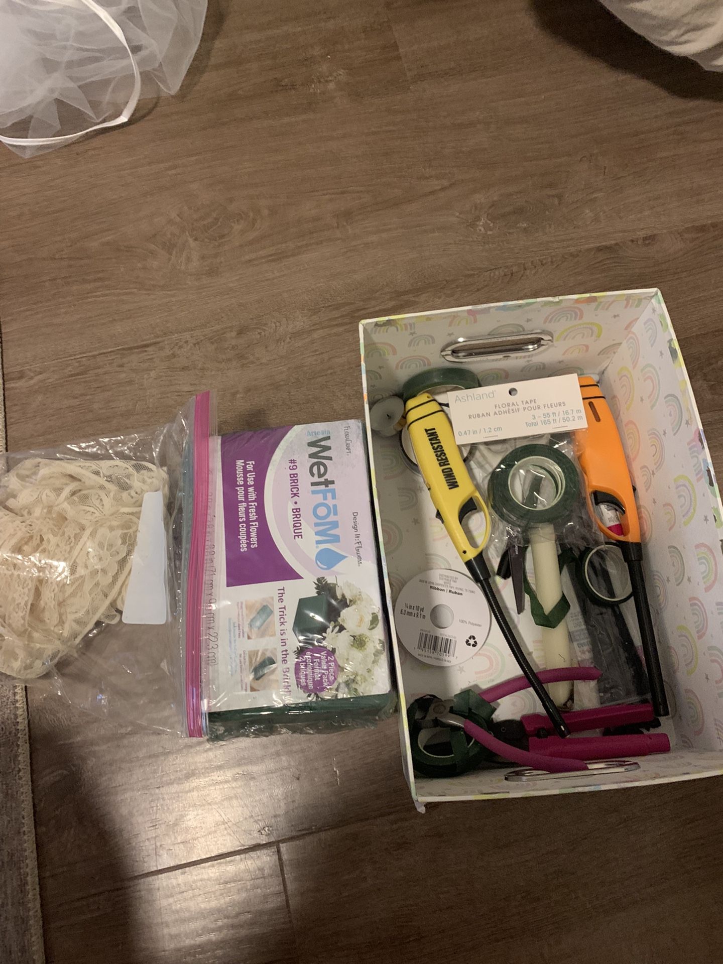 WEDDING SUPPLIES! Even More Then Pictured!