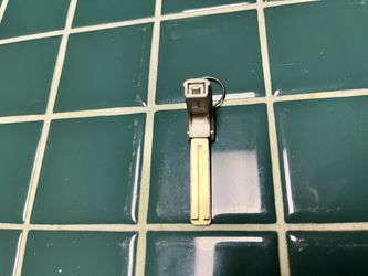 Uncut Key For Lexus RX350 Thumbnail