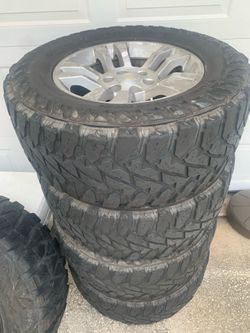 33x12.50R18 Chevy 6 lug wheels and tires