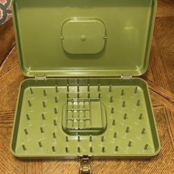 Vintage 1970s Wilson Mfg. Corp. Wil-hold Sewing Supplies Case