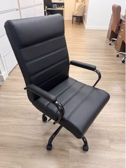 Executive Office Chair – Brand New, Never Used