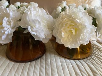 Decorative Floral and Vases 2qty