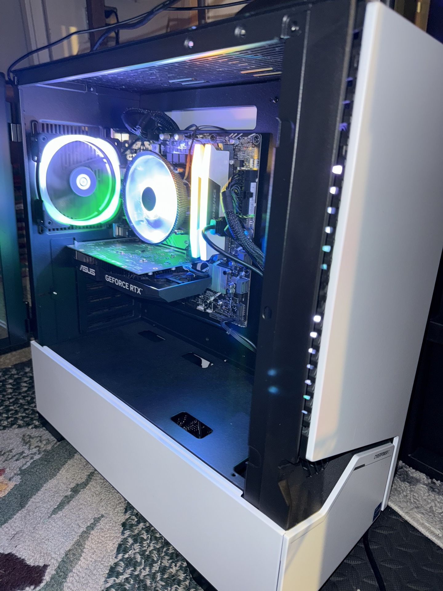 CyberPower Gaming Pc W/ Mouse And Keyboard