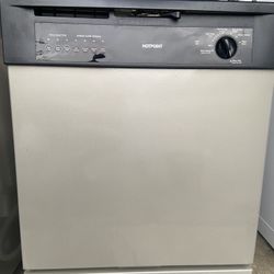Dishwasher 