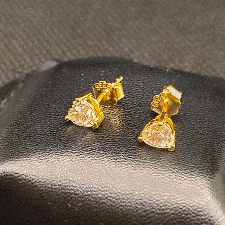 18k Gold Plated S.925 Heart Shaped Diamond Earrings