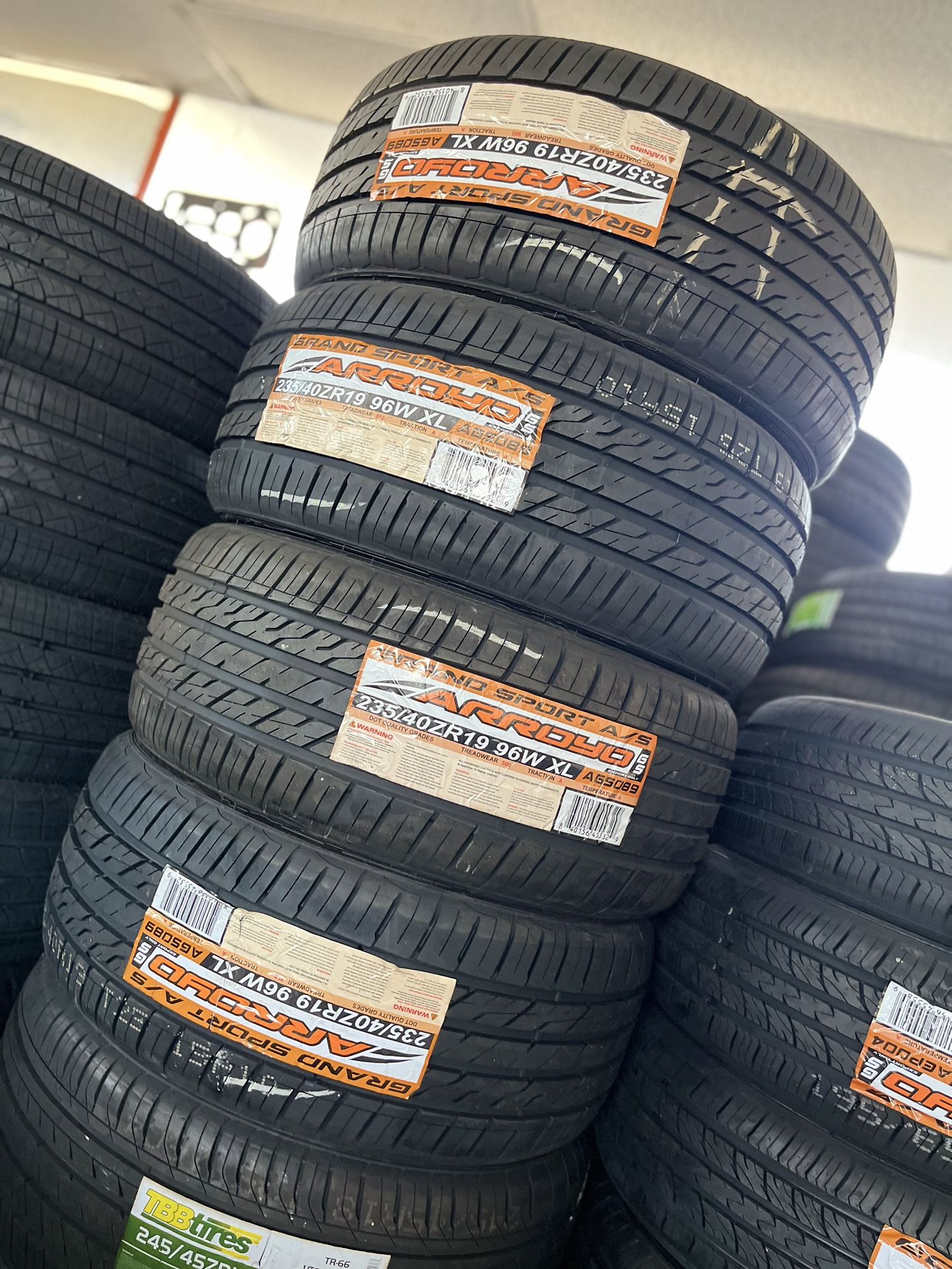 Vendo Set De Llantas 235/40/R19 Arroyo Instaladas Y Balanceadas Garantizadas Por $360