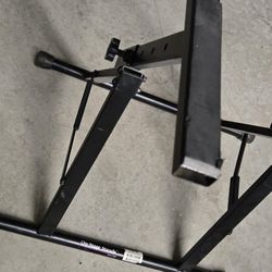 On-stage Mpc Stand Used But In Good Condition 
Pick up in Sun Valley 