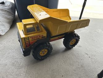 Vintage Metal Tonka Dump Truck