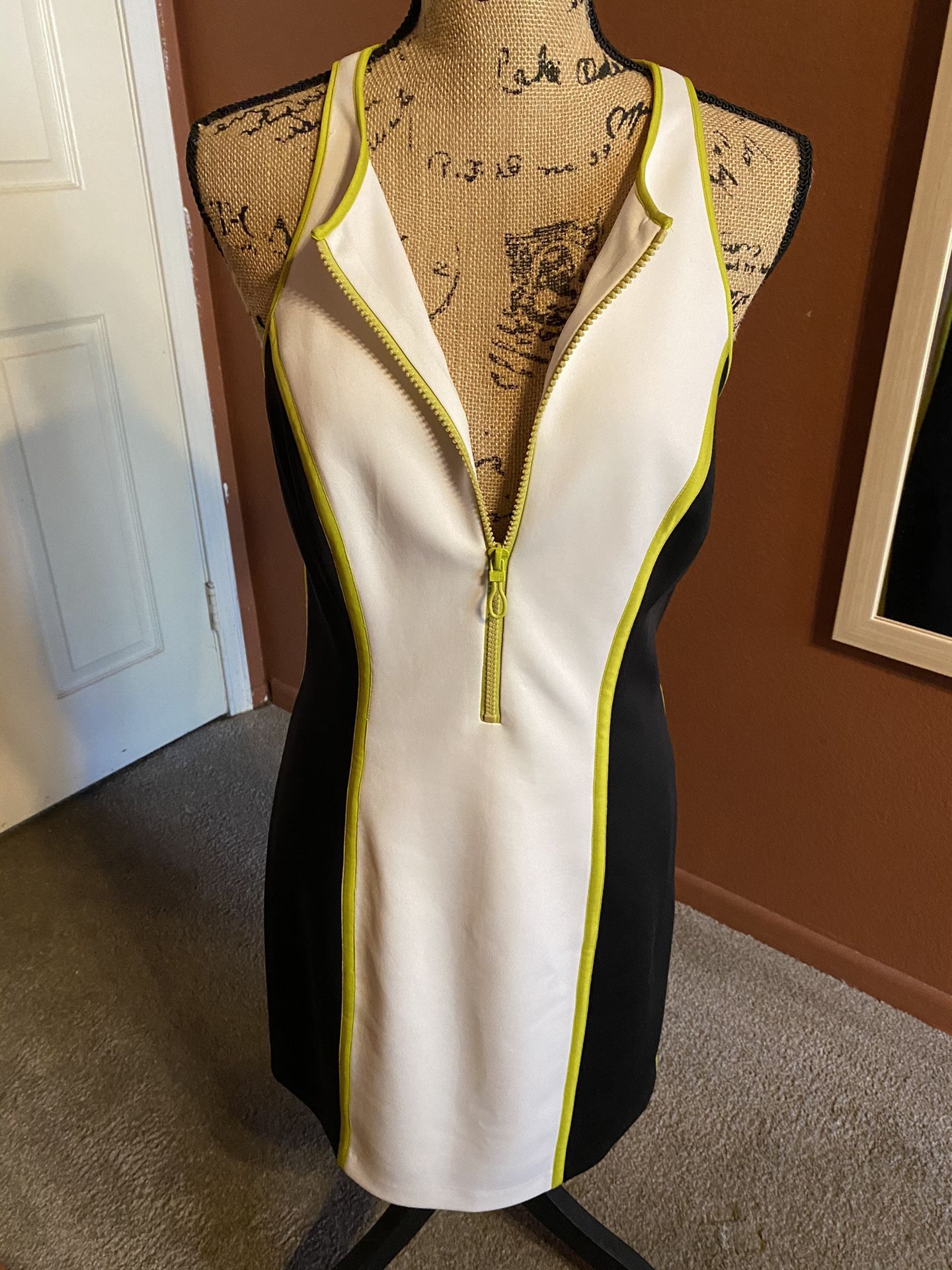 Guess Black And White Dress Size 8