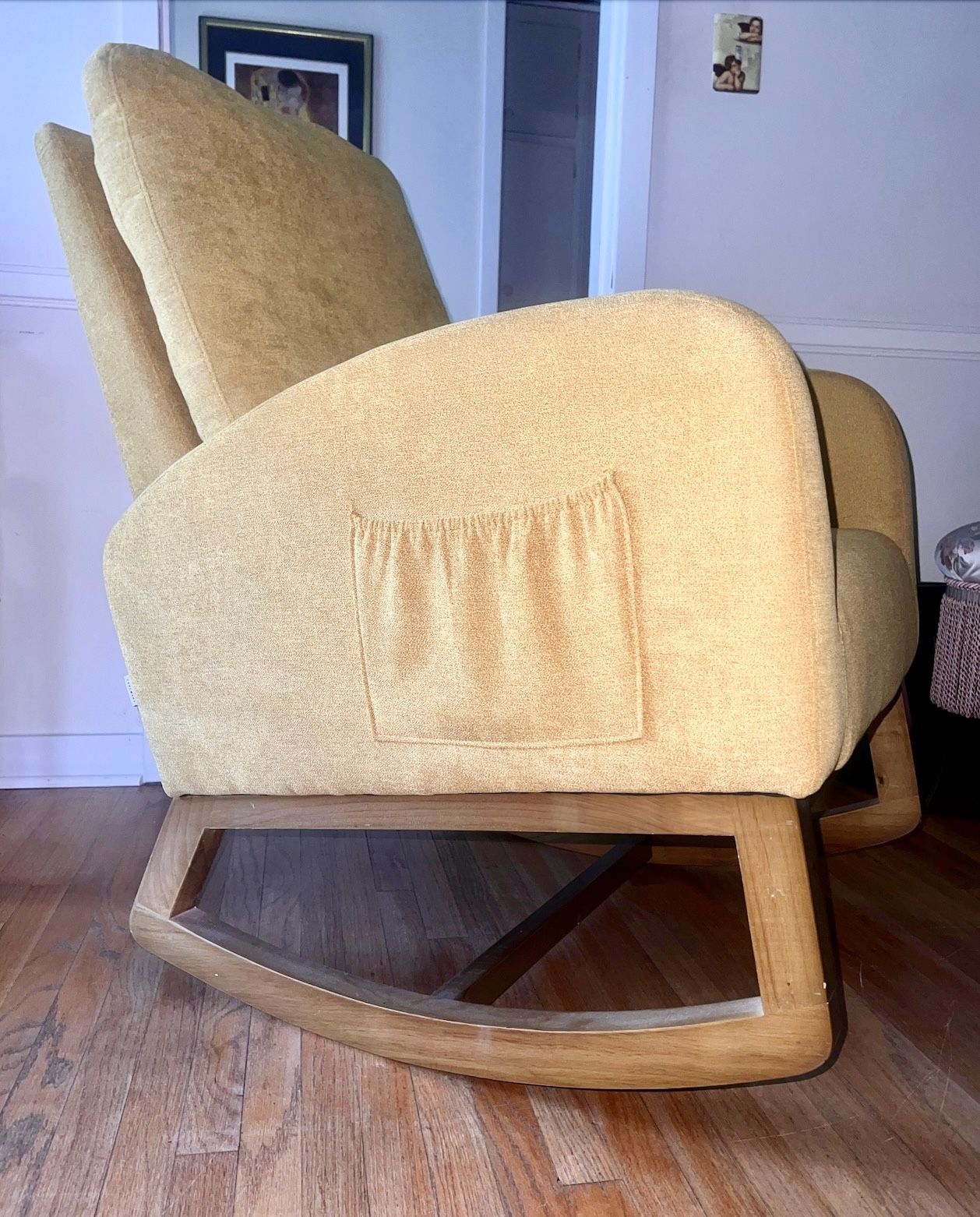 Rocking chair w/ Pocket 