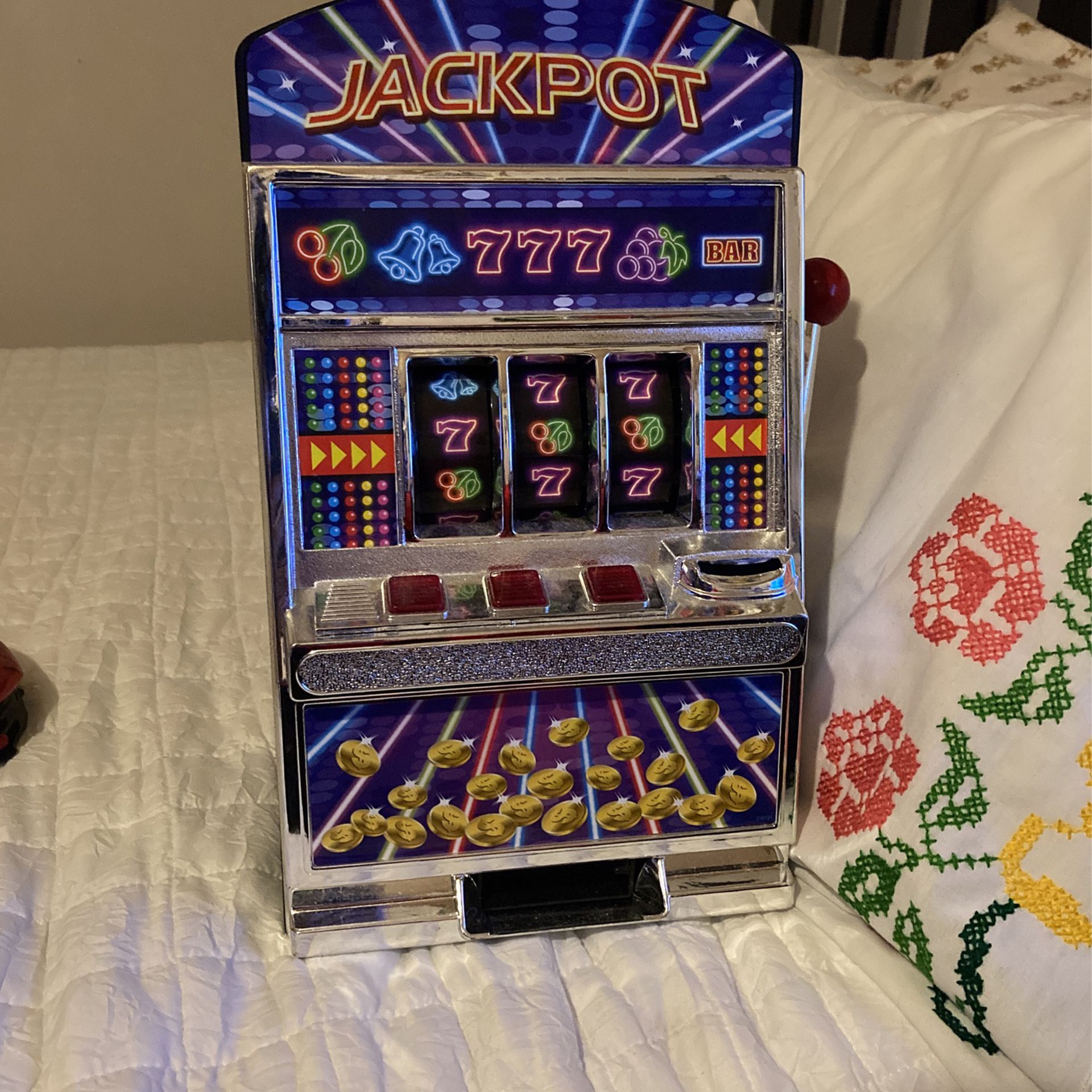 Small Slot Machine 