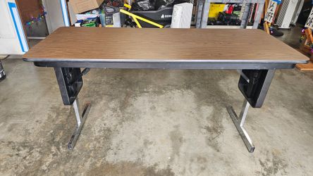 Heavy Duty Folding Table / Cash only
