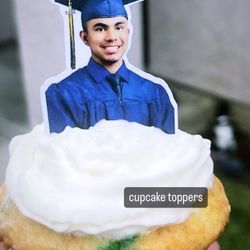 Graduation cupcake toppers 