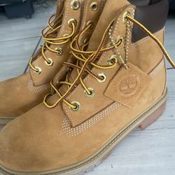 Timberland Size 3 1/2