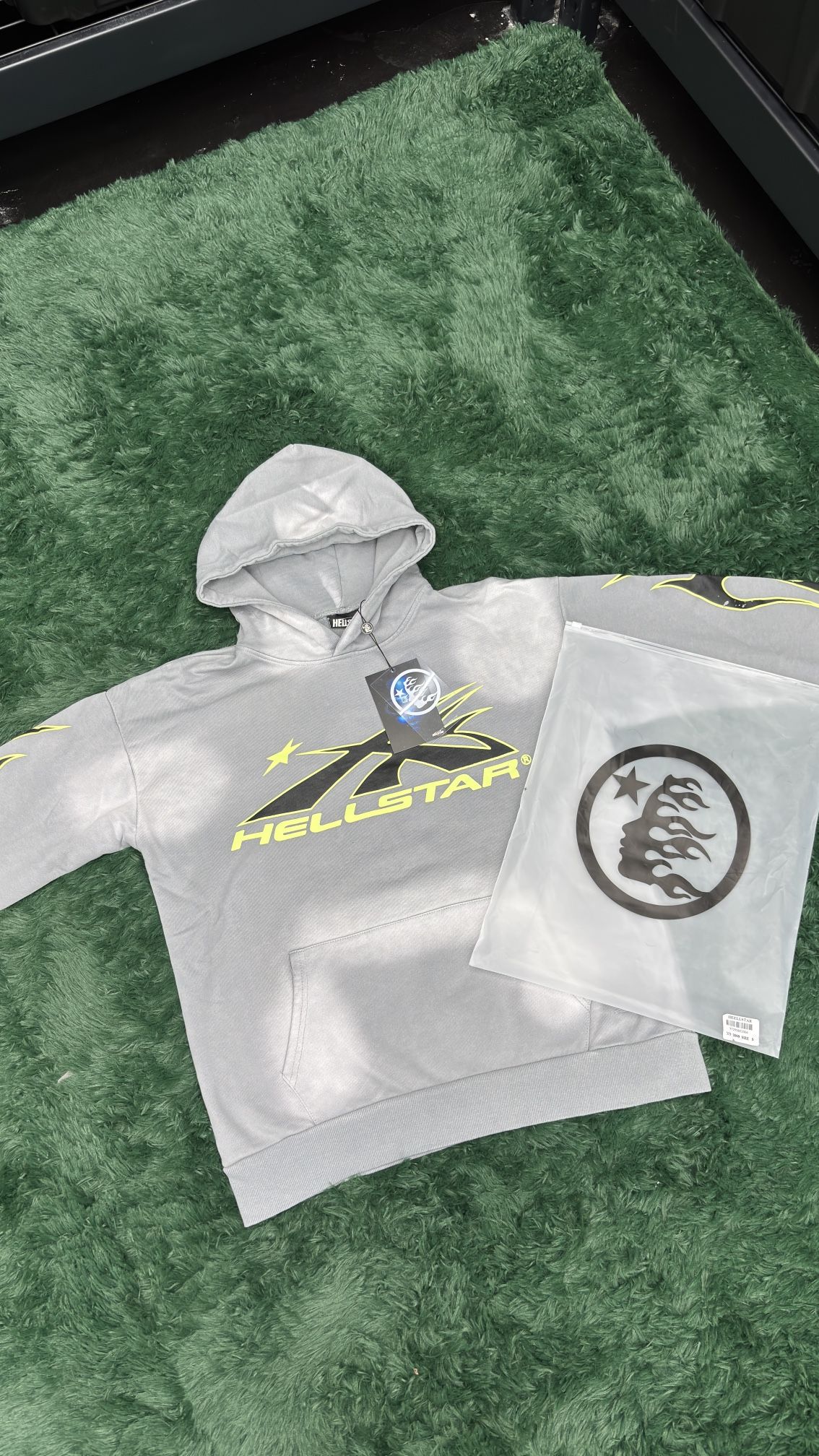 GREEN HELLSTAR HOODIE🛍️🧼