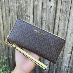 Michael kors Jet Set Travel Wallet 