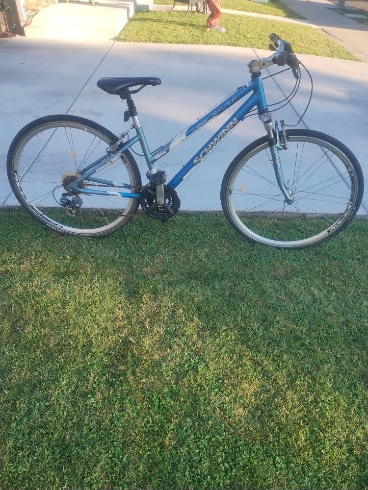 Schwinn 26 In Women's Bicycle