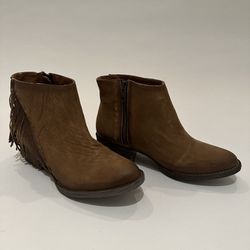 Women’s Boots (size 7)