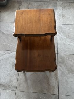 Mesa  De Madera Pequeña 