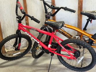 Kid bike red