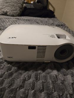 NEC Projector – Works Great – Office/Presentation Projector w/ VGA Inputs