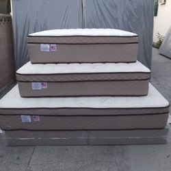 Queen Size Pillow Top 12" Thick.    New Mattress In A Plastic Sealed 