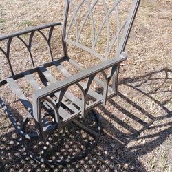FOUR NICE MATCHING METAL PATIO CHAIRS 