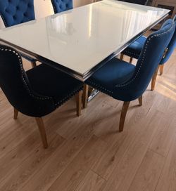 Dinning Table