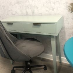 Modern Desk With Rolling Chair