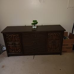 Dresser
