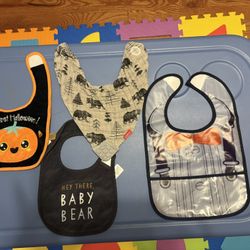 Set Of 4 Baby Bibs Halloween Baby Bear Different Styles And Textures