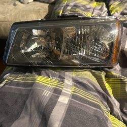 Headlight For 03-04 Chevy Truck