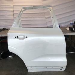 2018-2022 VOLVO XC60 RIGHT REAR DOOR OEM