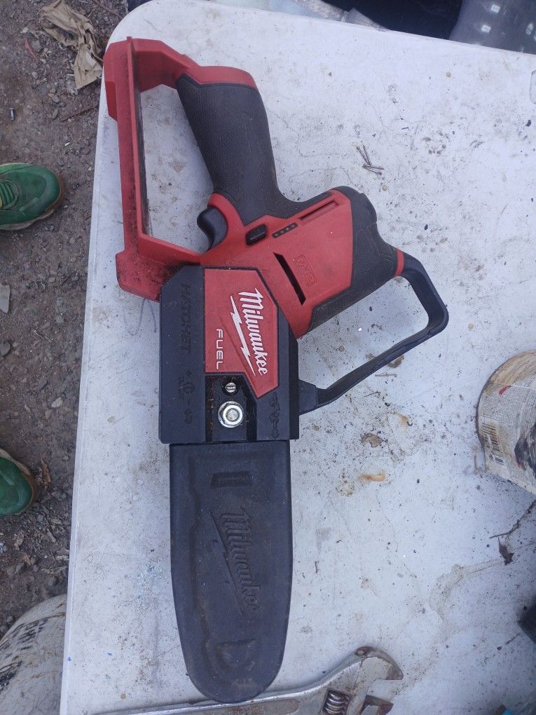 Milwaukee Chainsaw