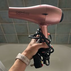 Hair dryer (FREE)