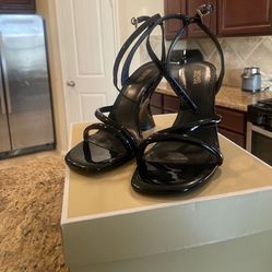 Michael Kors Size: 8.5 W
