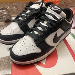 Panda Dunks Dead stock