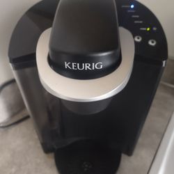 Keurig Coffee Maker WITH FREE Coffee POD HOLDER
