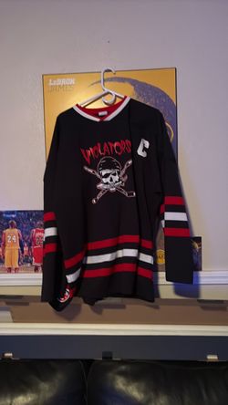 VIOLATORS C CHEWBACCCA size 3 xlarge.