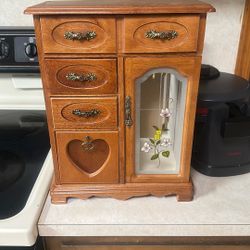 JEWELRY BOX 
