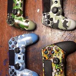 4 Ps4 Controllers 