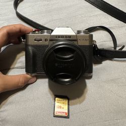 Fujifilm X-T30 – Cámara Mirrorless + SD 128GB