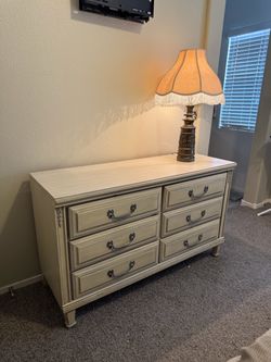 French Provincial 6-Drawer Dresser
